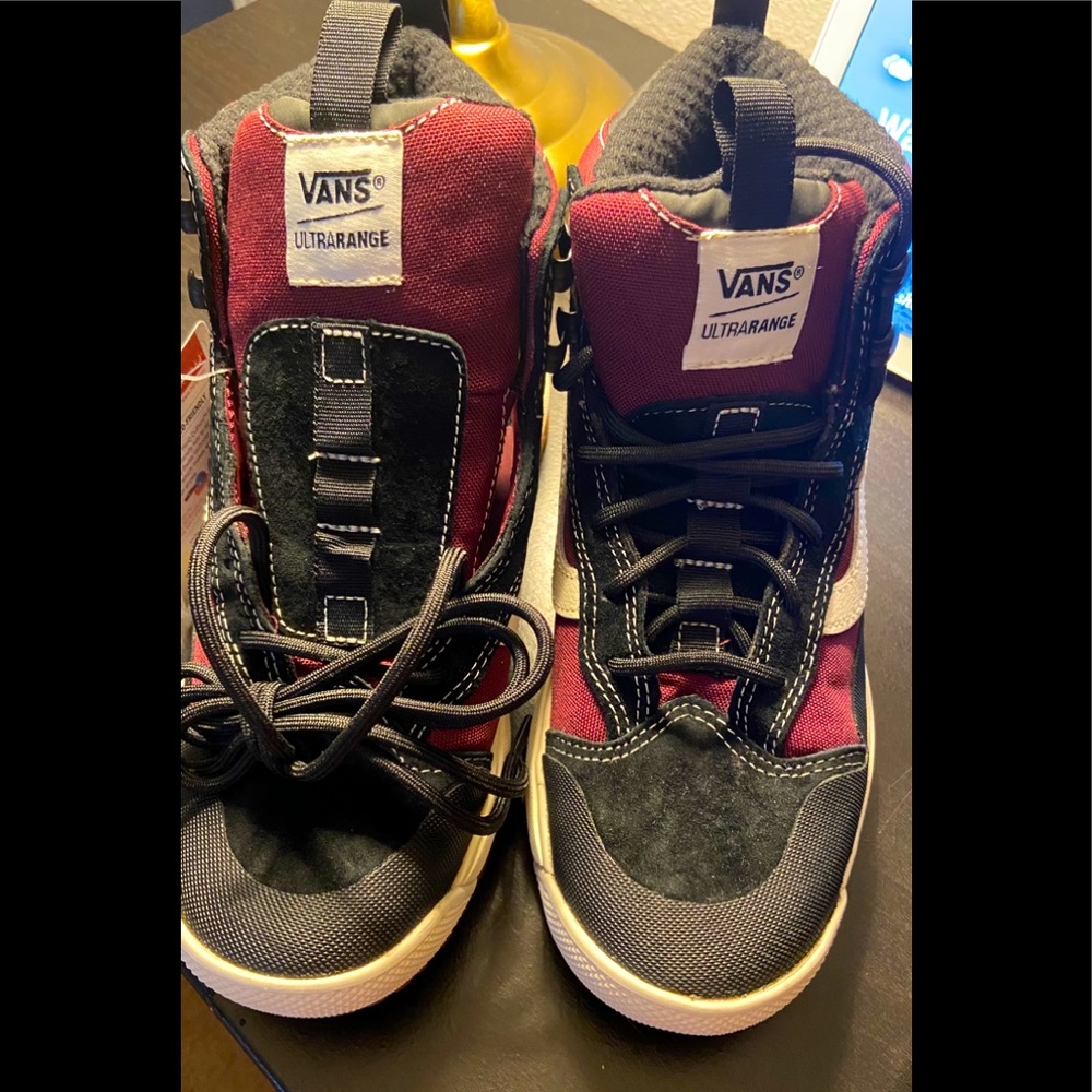 BRANDNEW high top vans!!!